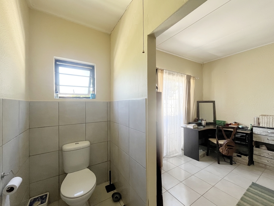 To Let 3 Bedroom Property for Rent in Windsor Park Estate Western Cape